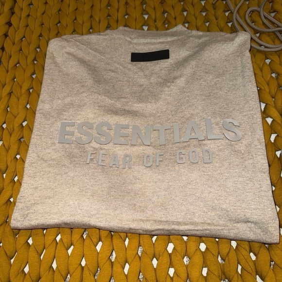 Essentials Fear of God Heather Gray T-Shirt and Shorts Set - Picture 7 of 11
